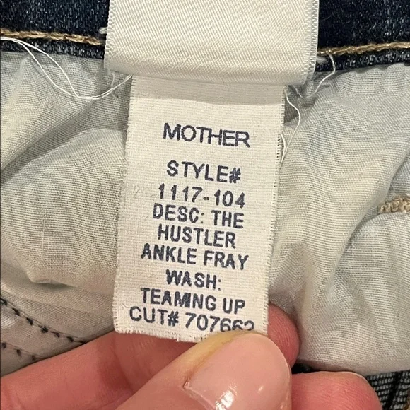 MOTHER Hustler Ankle Fray Jeans in Teaming Up